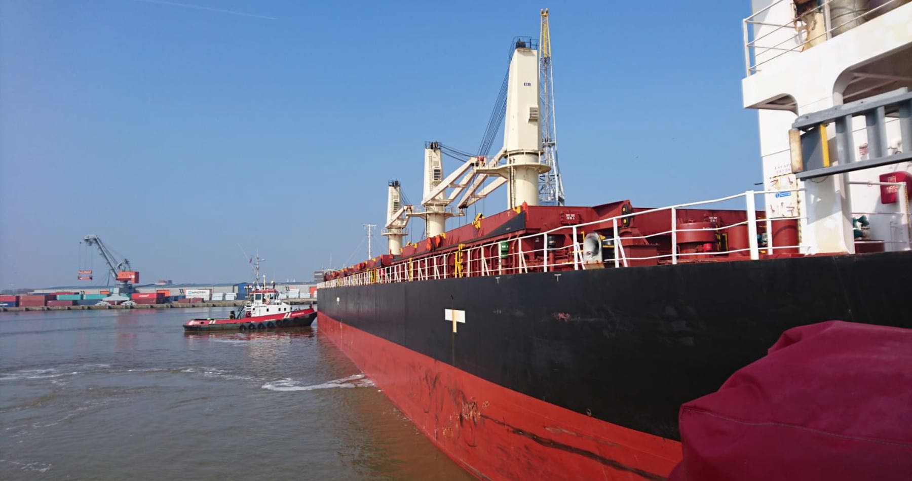 Wagenborg serves the bulk vessel Albatross in Delfzijl