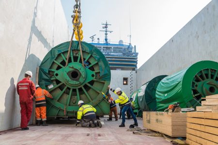 Wagenborg transports project cargo from Moerdijk to Saint Petersburg