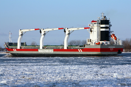 Amurborg transported rail cars to Quebec