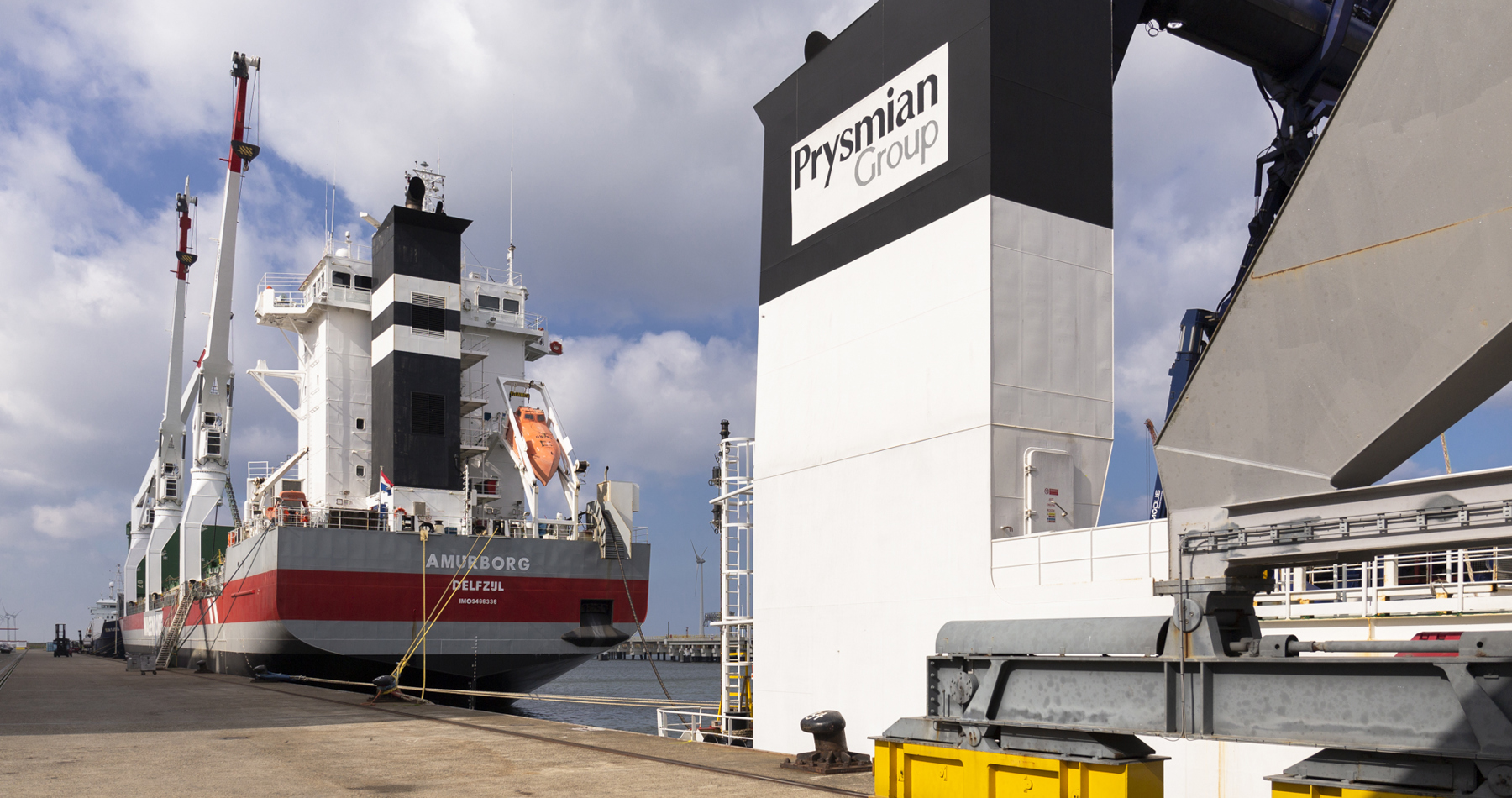 Amurborg and Azoresborg shipped cables to Eemshaven