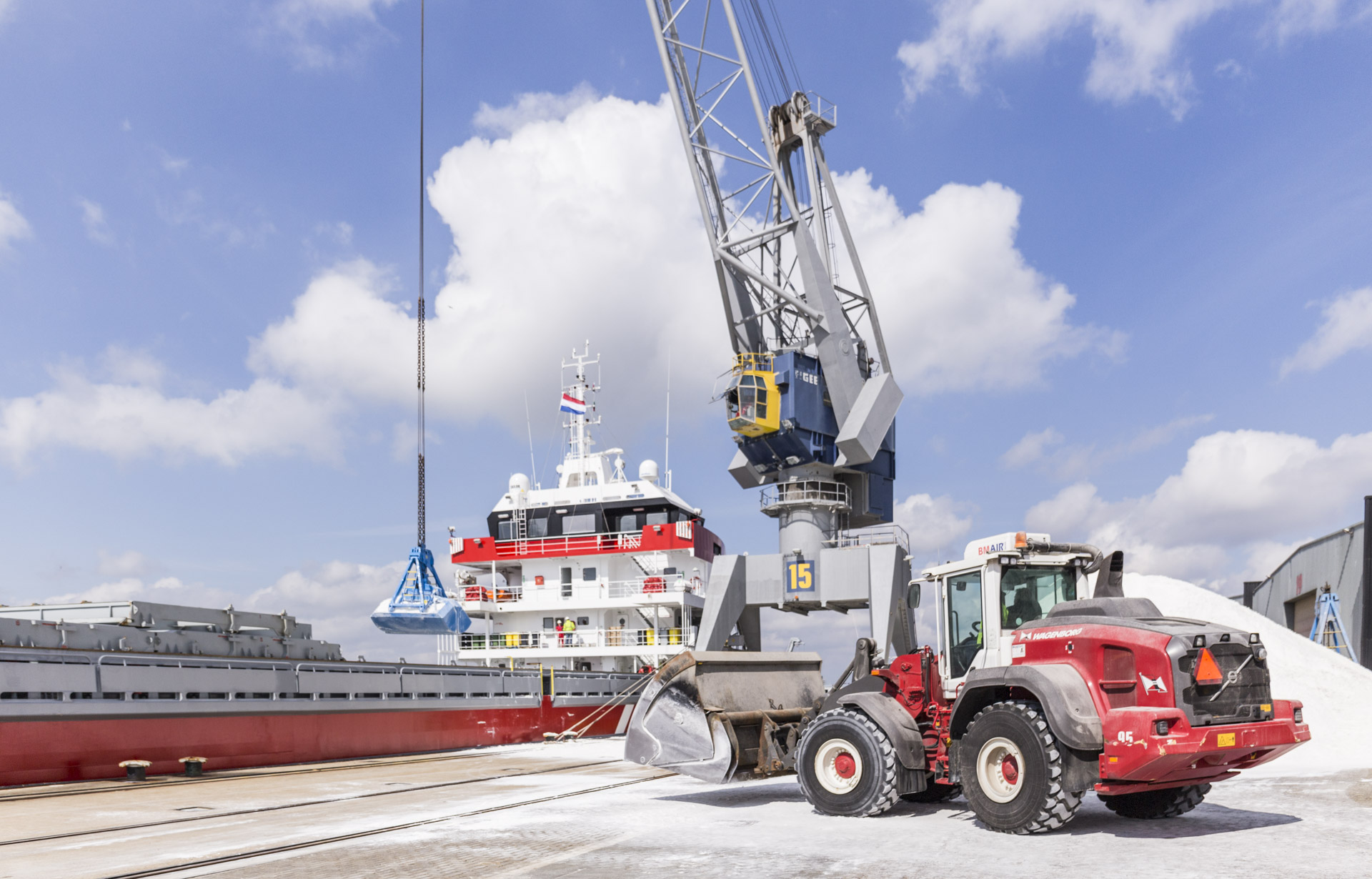 m.v. Egbert Wagenborg discharges salt