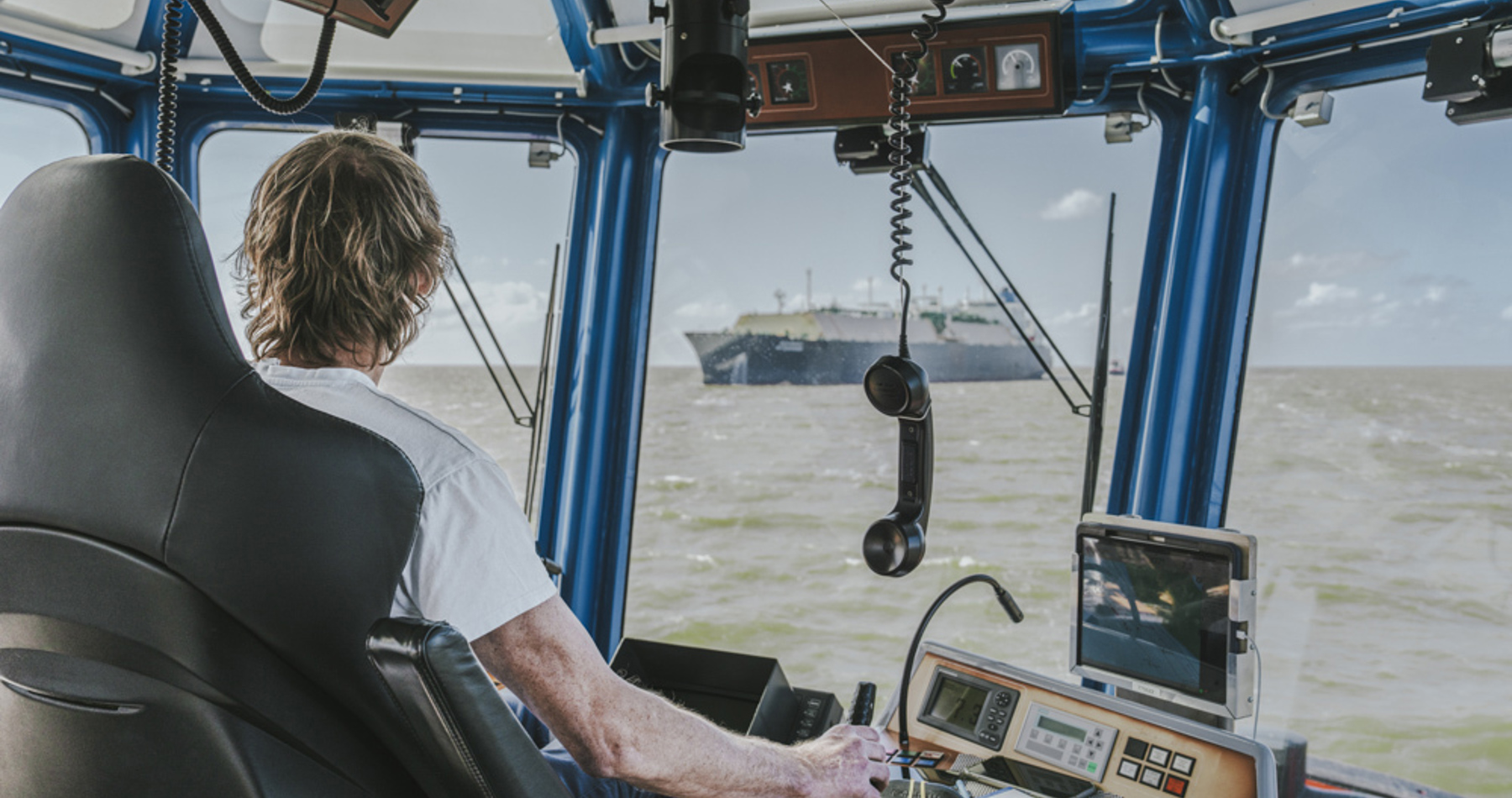Again Wagenborg performs safe tug assistance for LNG carrier in Eemshaven