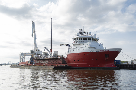 Mobilisation and demobilisation of mv Elektron in Delfzijl