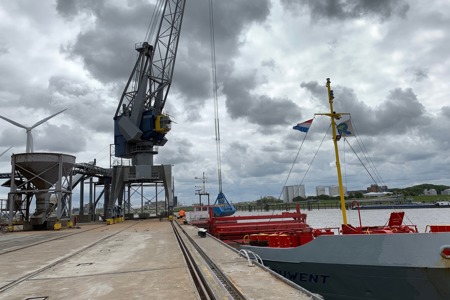 Royal Wagenborg discharged wheat for Royal Koopmans at Bulk Terminal Delfzijl