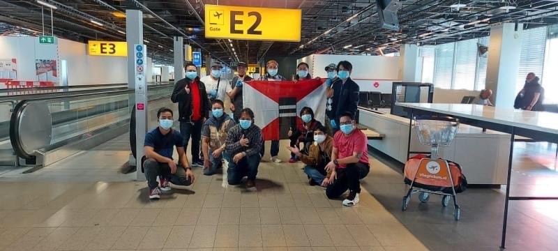 A number of Filipino crew members were en route to Canada via China, but were on board at the end of their term. In Japan they were relieved and flights could be booked. Because their country was in a lockdown, people in Manila had to be quarantined for 2 weeks and then quarantined for 2 weeks after each domestic flight. One crew member was on the road for 6 weeks before he got home: very sad.