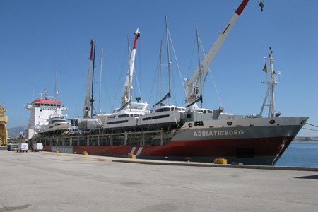 MV Adriaticborg loads yachts  in the Mediterranean for the Far East