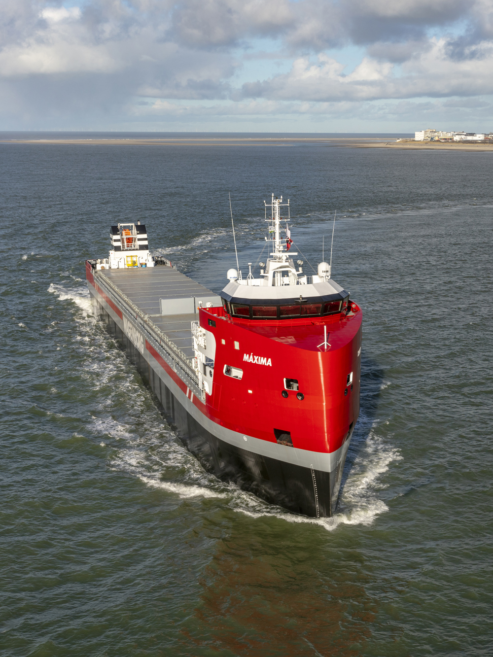 Wagenborg’s fleet development is characterized by increasing the cargo capacity and reducing the engine power. The 14,000 ton Easymax with a 2,999 kW main engine is the most recent example.