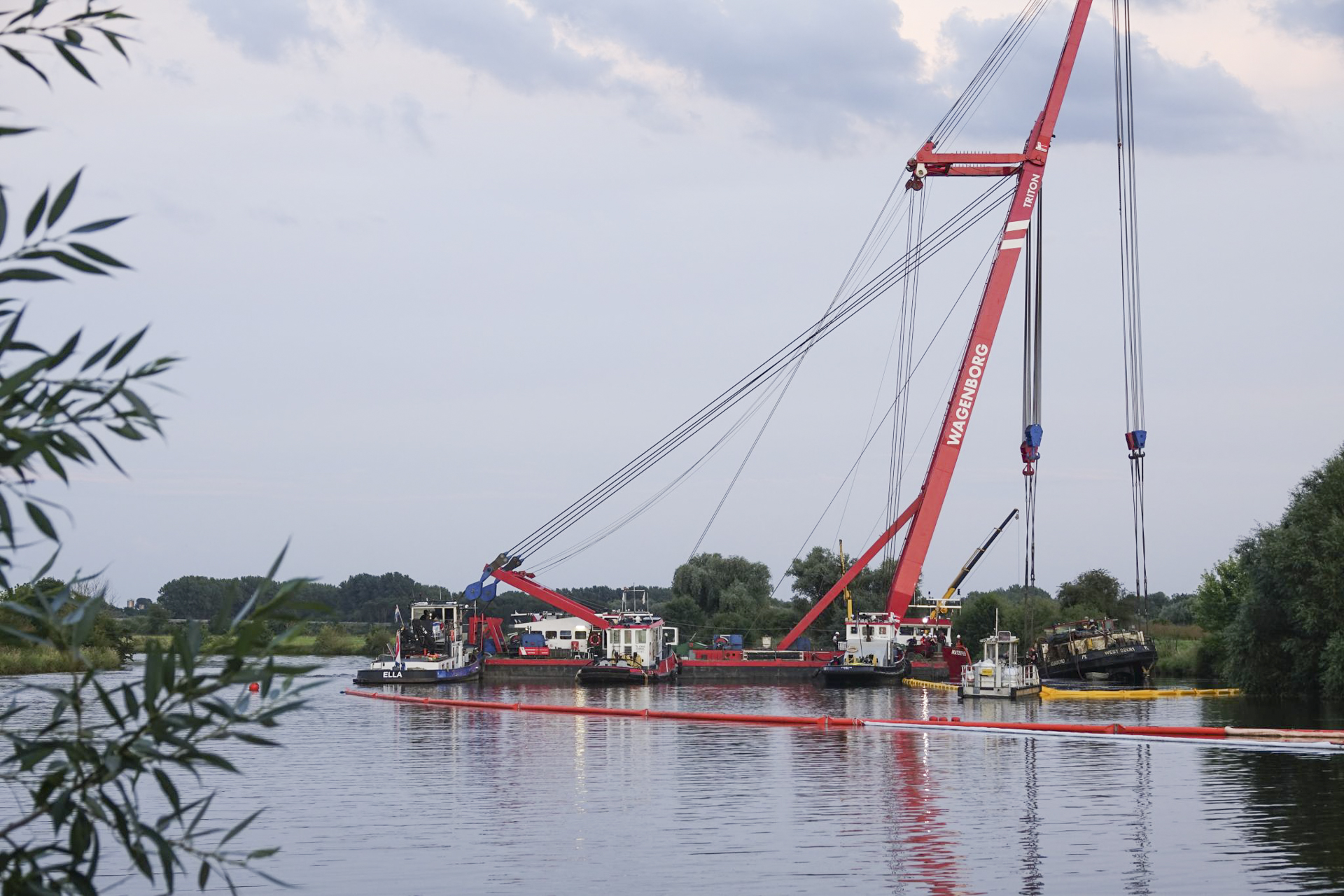 Successful salvage 'West Oder 1' at Nienburg in Germany