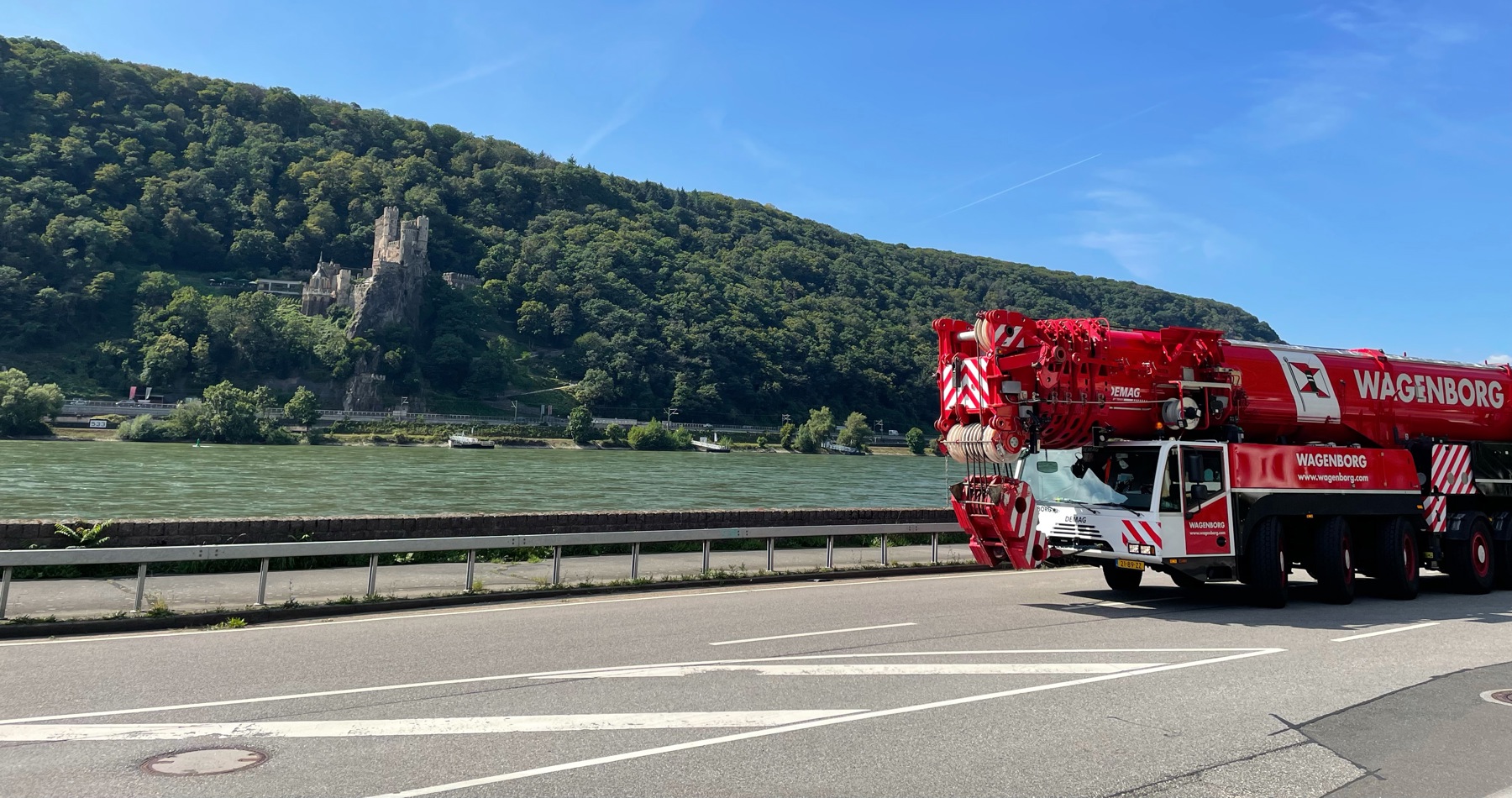 2 x 500-Tonner in Aktion in Assmanshausen