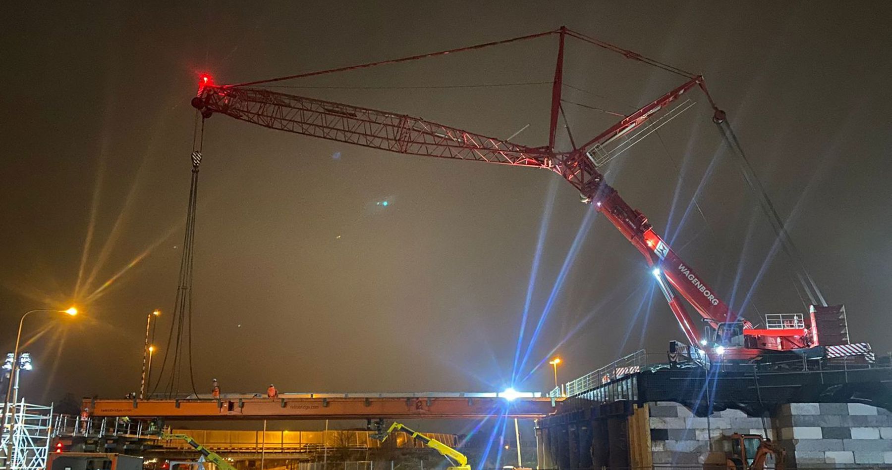 Challenging job for Wagenborg's  largest mobile telescopic crane