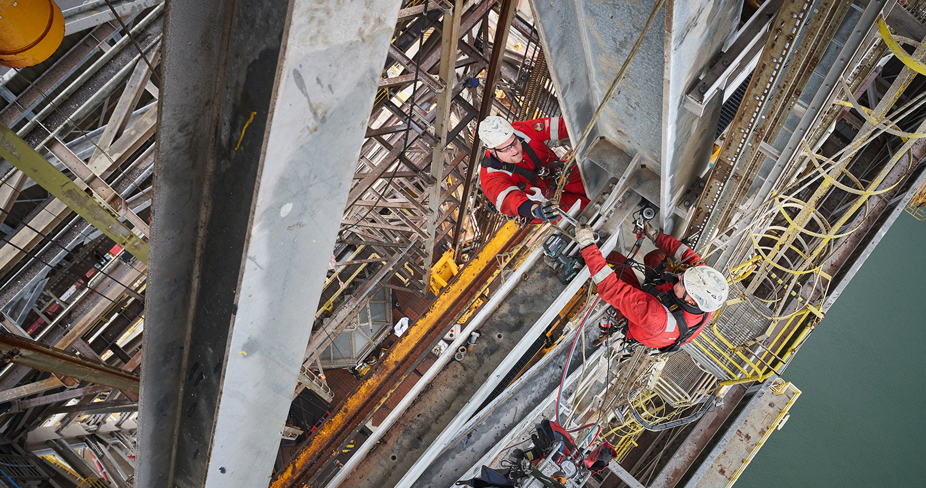 Working at Height Requires Mentality & Professionalism