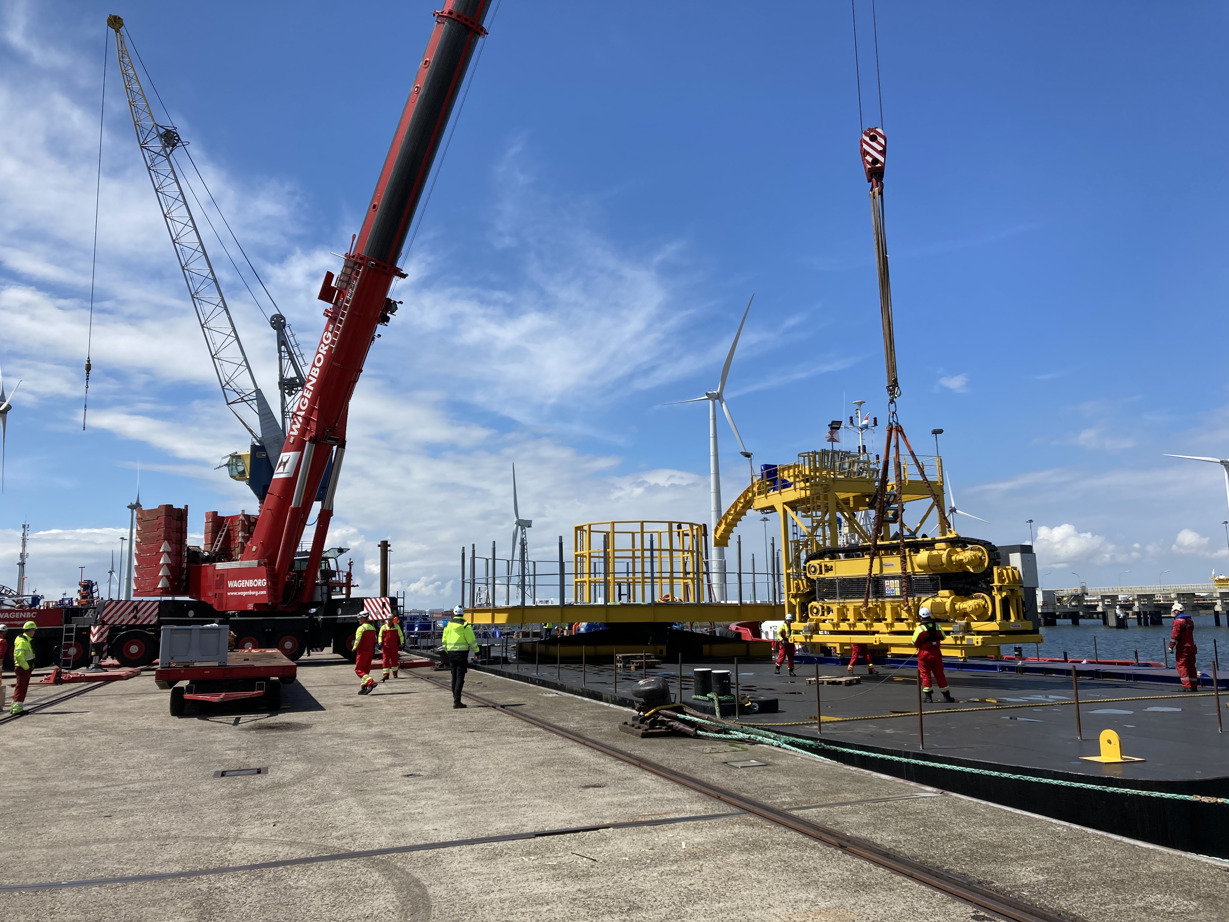 Full logistic scope for mobilization cable laying barge in Eemshaven