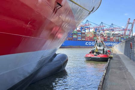 Towing job for ASD tug 'Waterstraat' from Hamburg to Delfzijl