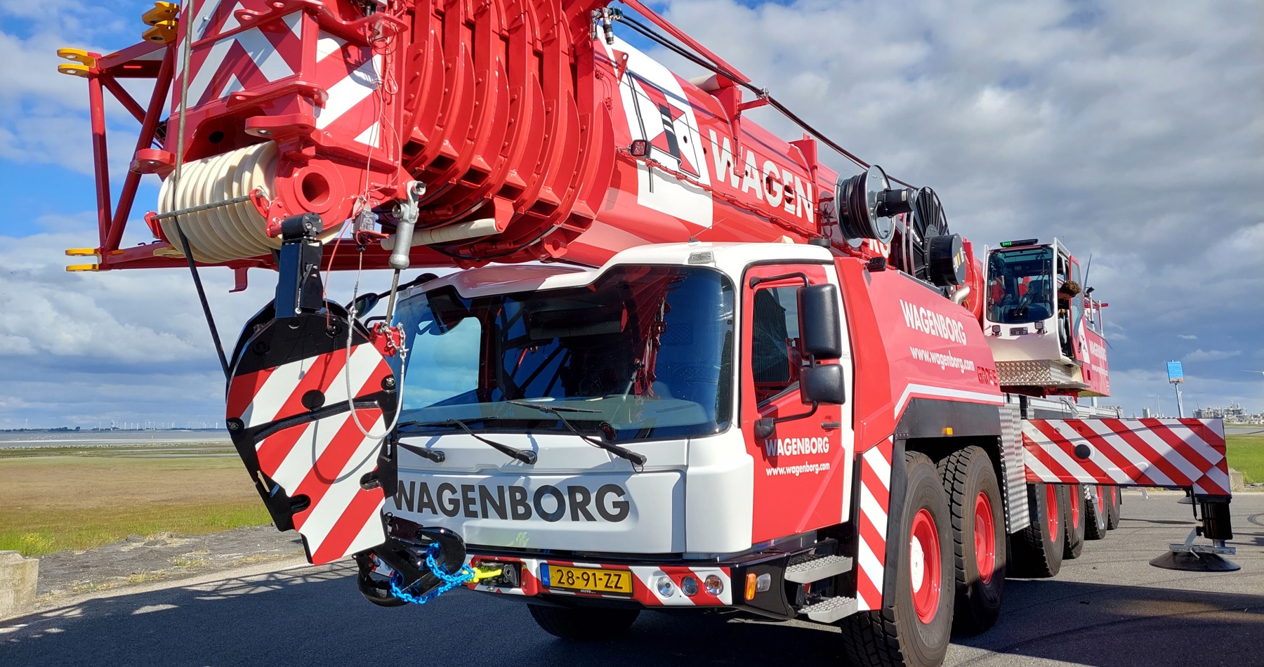 Neuer 300-Tonnen-Kran für Wagenborg Nedlift