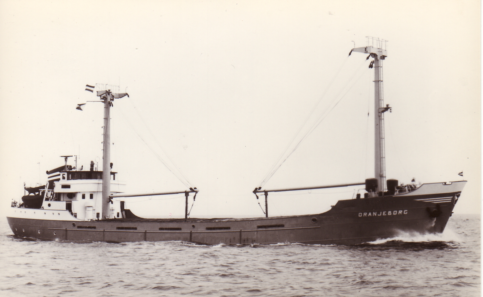 In 1968, the timber package trade makes its entry. Existing vessels are modified for the new loading method, such as ‘Markborg’, ‘Oranjeborg’, ‘Prinsenborg’ and ‘Nassauborg’.