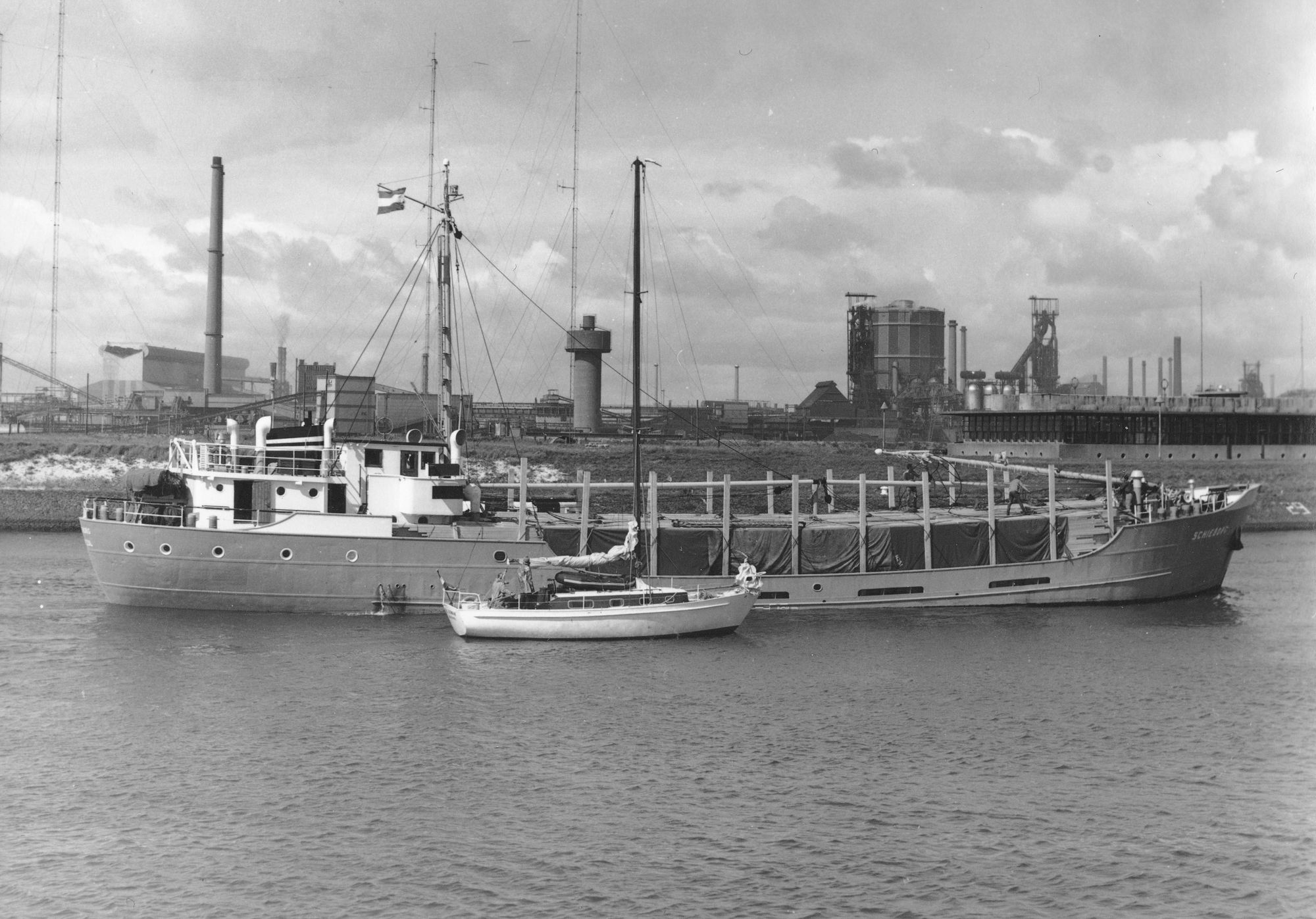In the 1960s, the Wagenborg fleet is expanded further with the ‘Lingeborg’, ‘Berkelborg’, ‘Bothniaborg’, ‘Schieborg’, ‘Delfborg’, ‘Hunzeborg’ and ‘Vechtborg’ that take the number of vessels to 24.