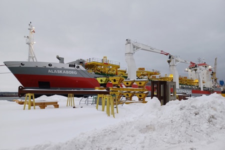 mv Alaskaborg ships wind turbine components to the Netherlands